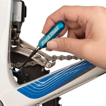 Load image into Gallery viewer, Park Tool Internal Cable Routing Kit Blue