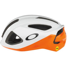 Load image into Gallery viewer, Oakley Aro3
