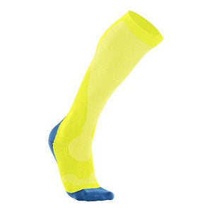 2XU MEN'S COMPRESSION PERFORMANCE RUN SOCKS, FLURO YELLOW/VIBRANT BLUE, SMALL