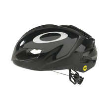 Load image into Gallery viewer, Oakley Aro5
