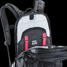 Load image into Gallery viewer, Evoc Fr Trail Blackline 20L
