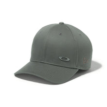 Load image into Gallery viewer, Oakley Tinfoil Cap
